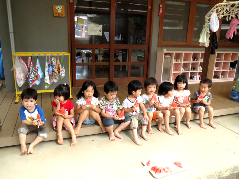 中央のスライド